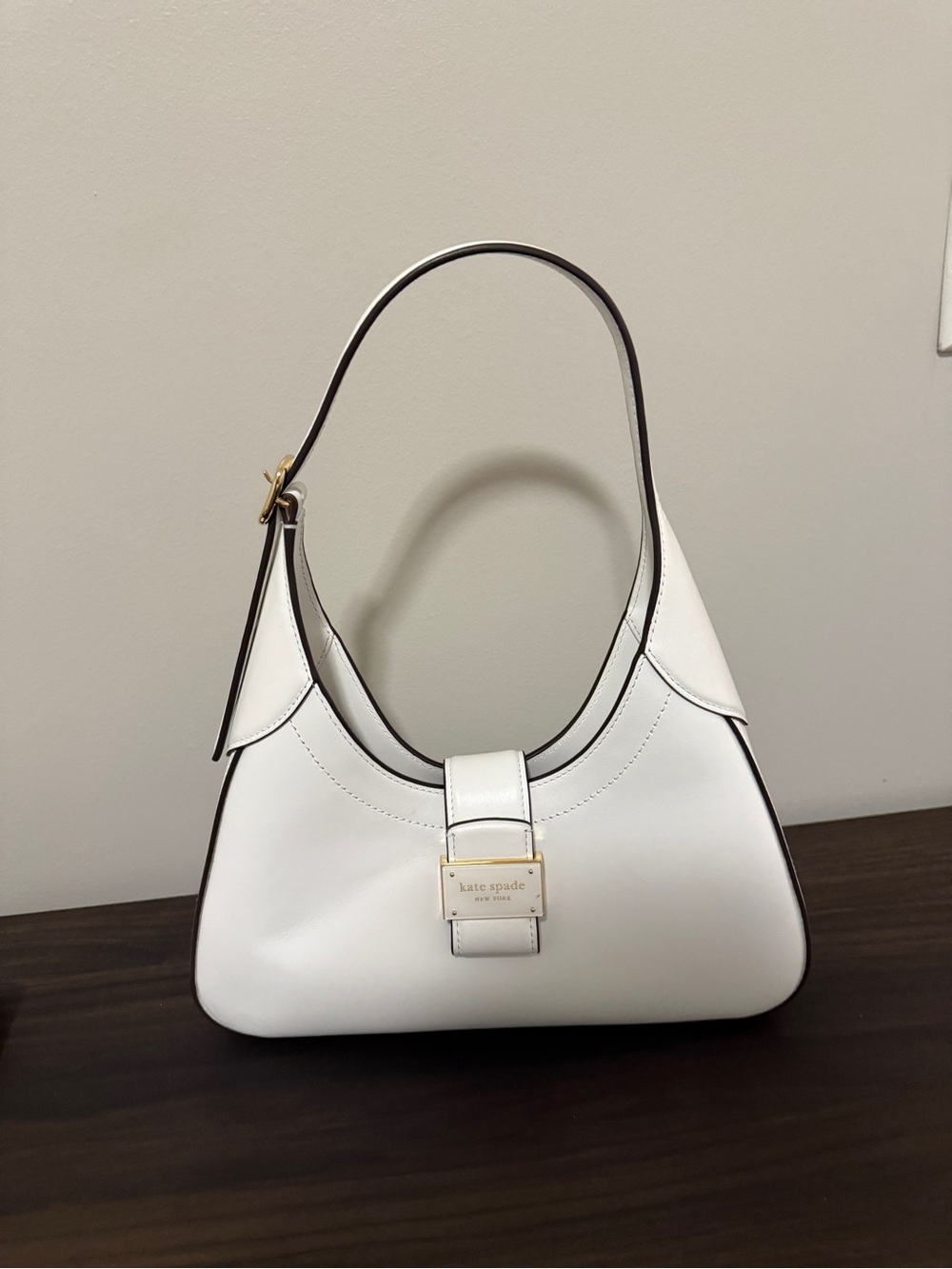 kate spade White Leather Shoulder Bag with Gold Hardware - Picture 2 of 4